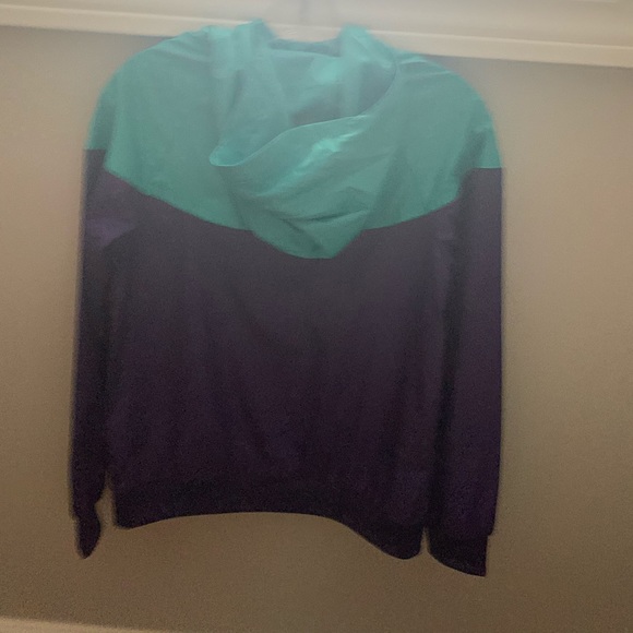 Nike Windbreaker - Picture 4 of 7